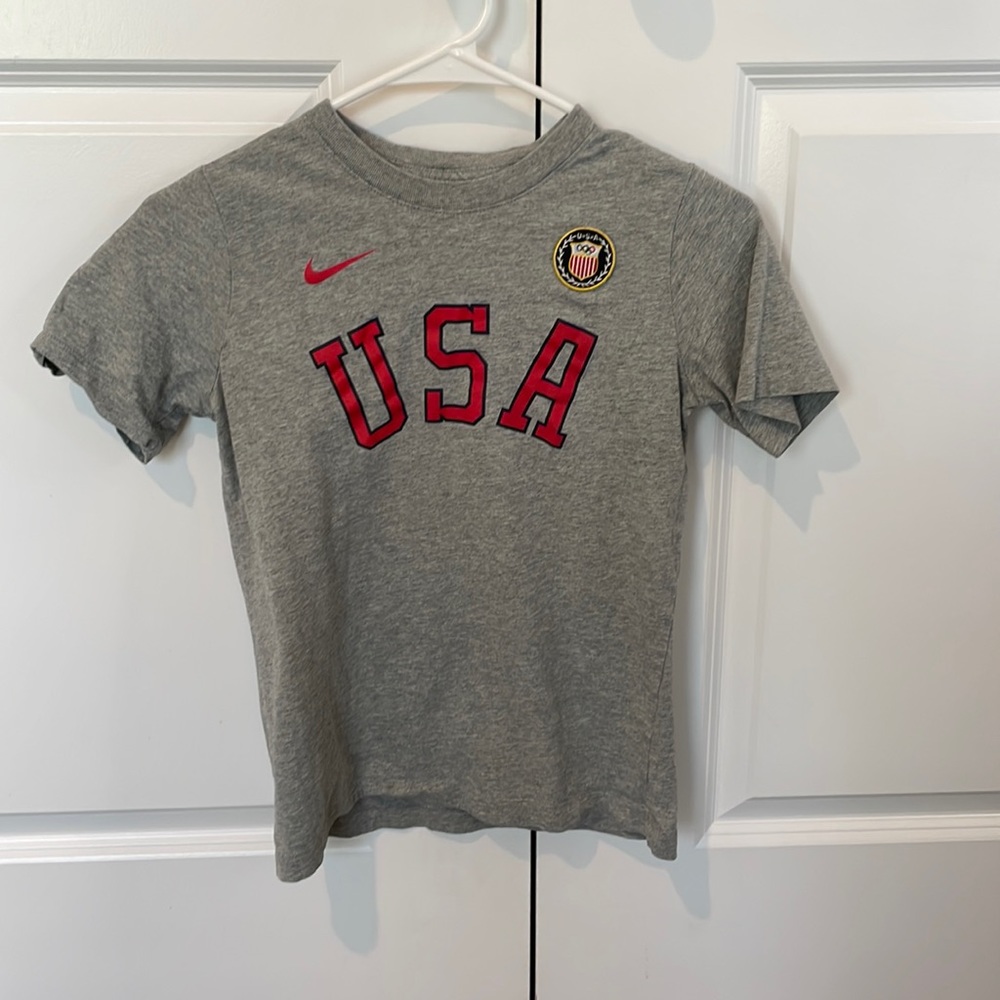 Boys Gray Nike Medium Size USA T-shirt